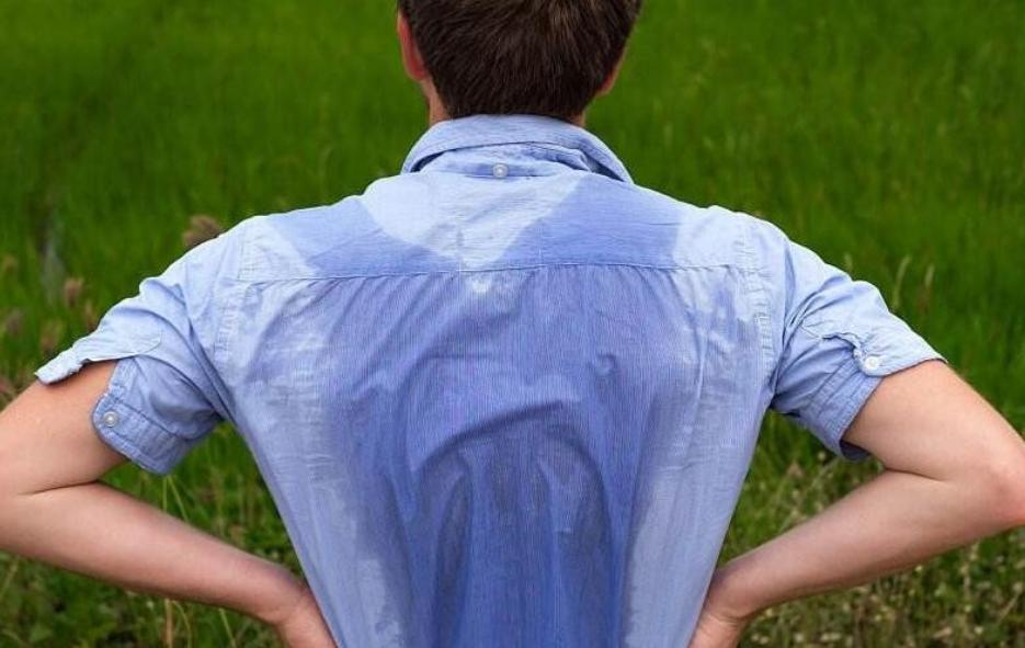 夏季这几个部位出汗要警惕,夏季出汗多可能得病了