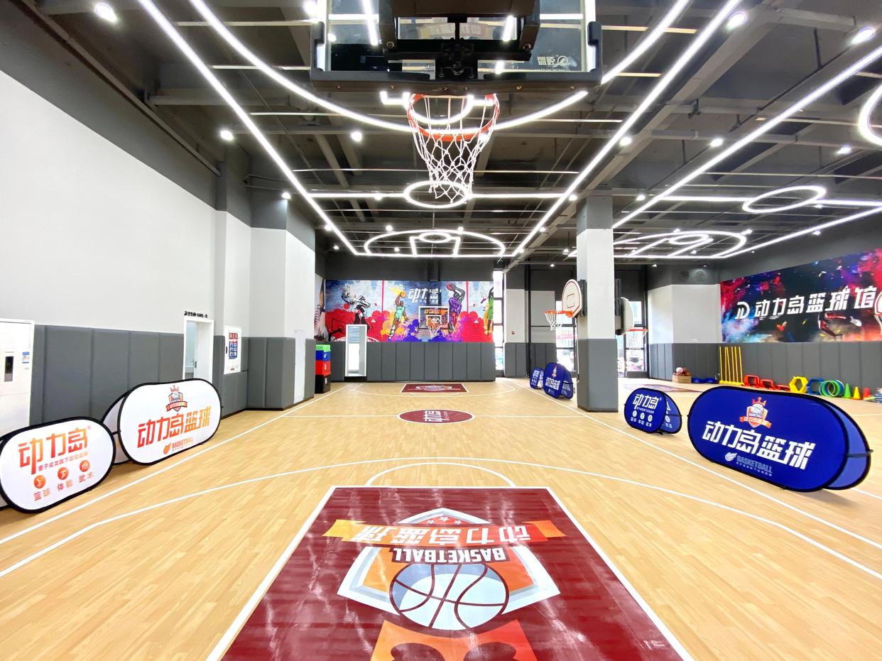 成都少儿篮球培训学校,成都篮球培训班一般多少钱