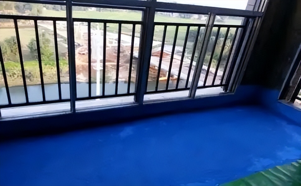 下雨天阳台渗水怎么处理,厨房阳台下雨天就渗水问题