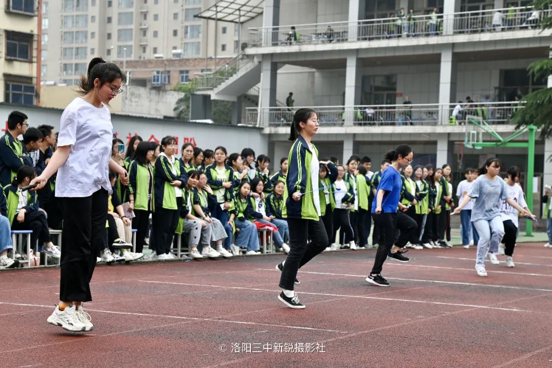 学校运动会弘扬体育精神,赞扬校园运动会弘扬体育精神