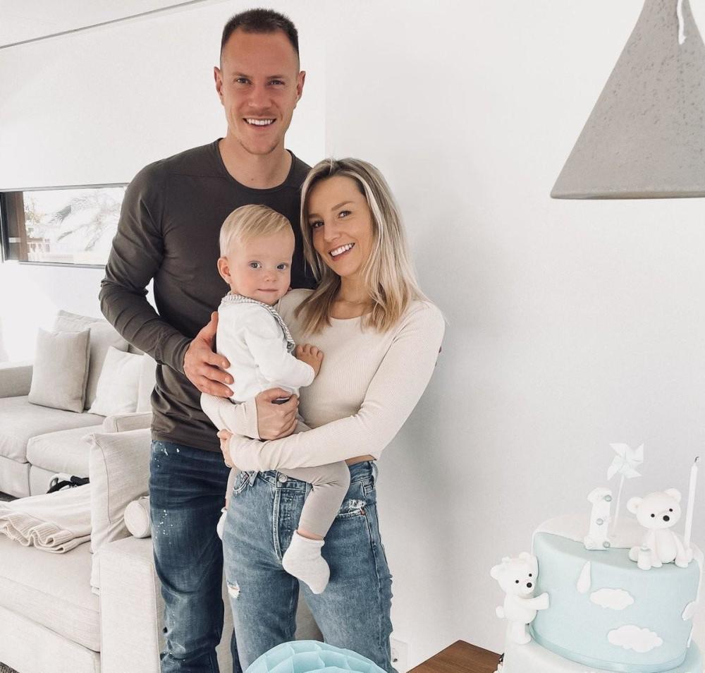 德国队是懂“美人计”的，破例让太太团入住安慰球员，但又没全懂