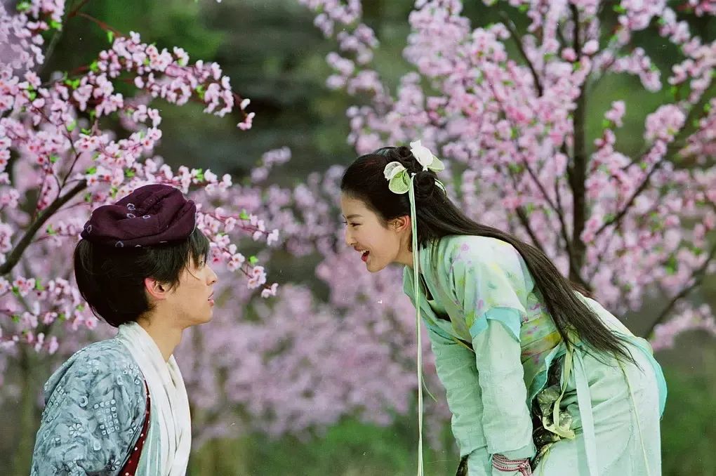 十首最美爱情诗词,最经典的十句爱情诗词