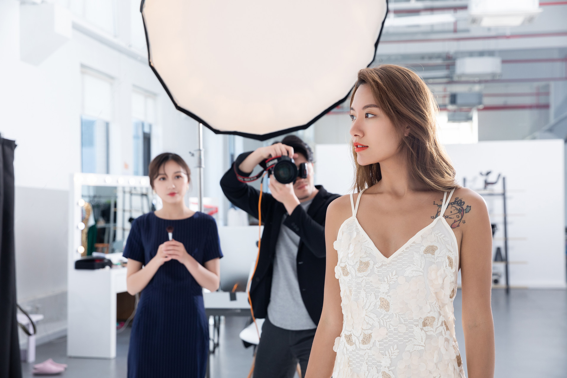 曾经的企业高管拿20万本金去创业，虽然一个小工作室，也不够赔的