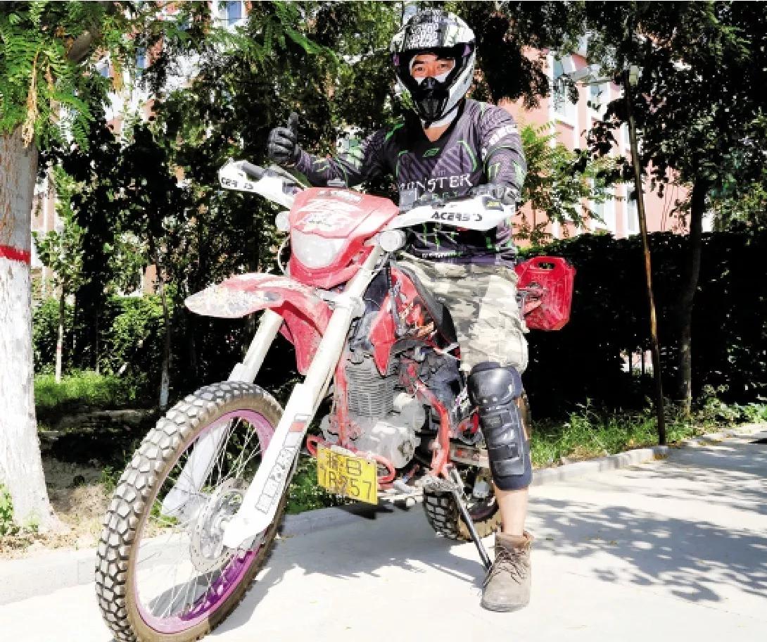 国内摩托车飙车惨烈事故,近日发生的摩托车车祸