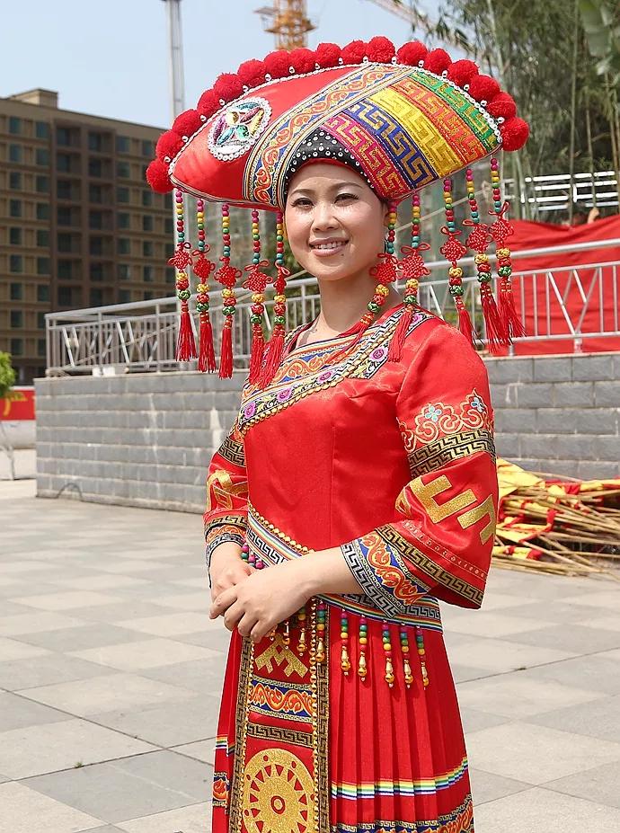 壮族美女素材,壮族美女