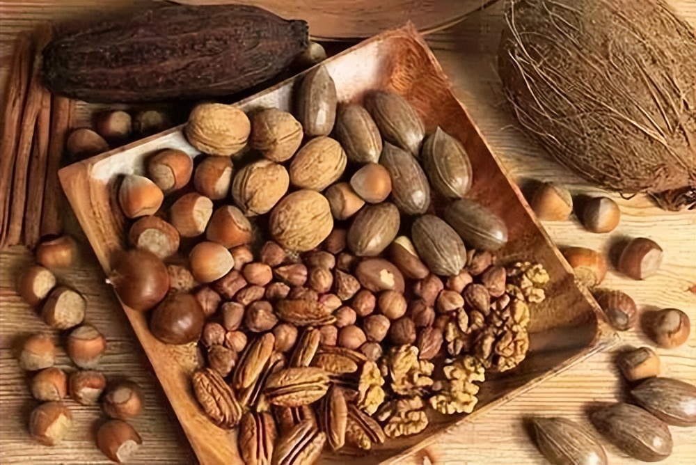 市值暴跌、资本逃离、口碑翻车：当红国民零食第一股，跌落神坛？