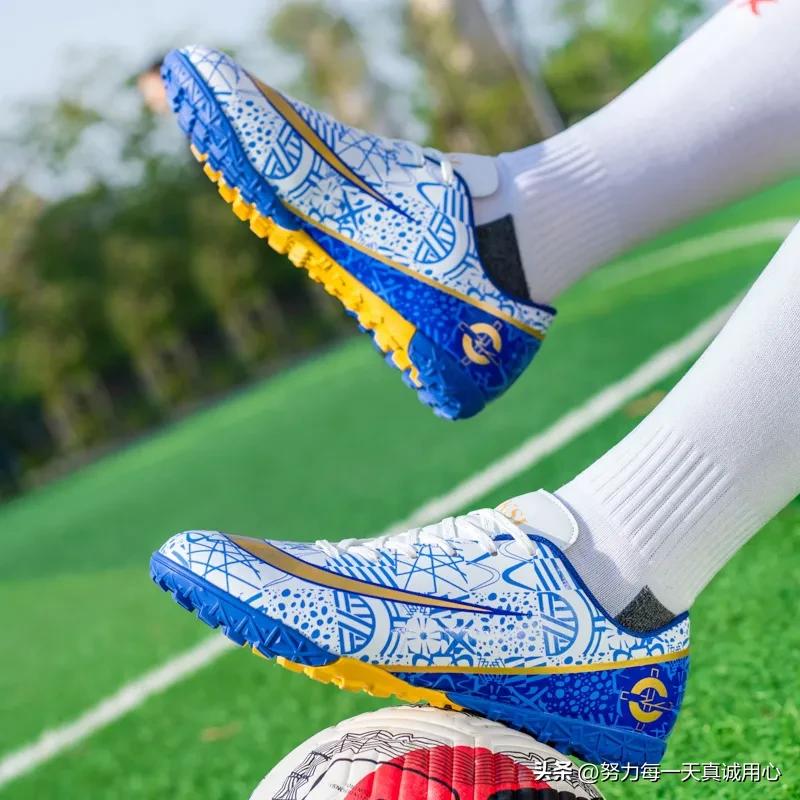 38码200元左右足球鞋碎钉,碎钉鸳鸯足球鞋耐克