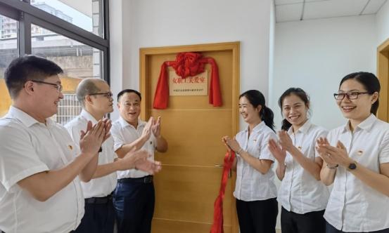 男人为何不想娶银行女,男人为什么不愿意娶银行女