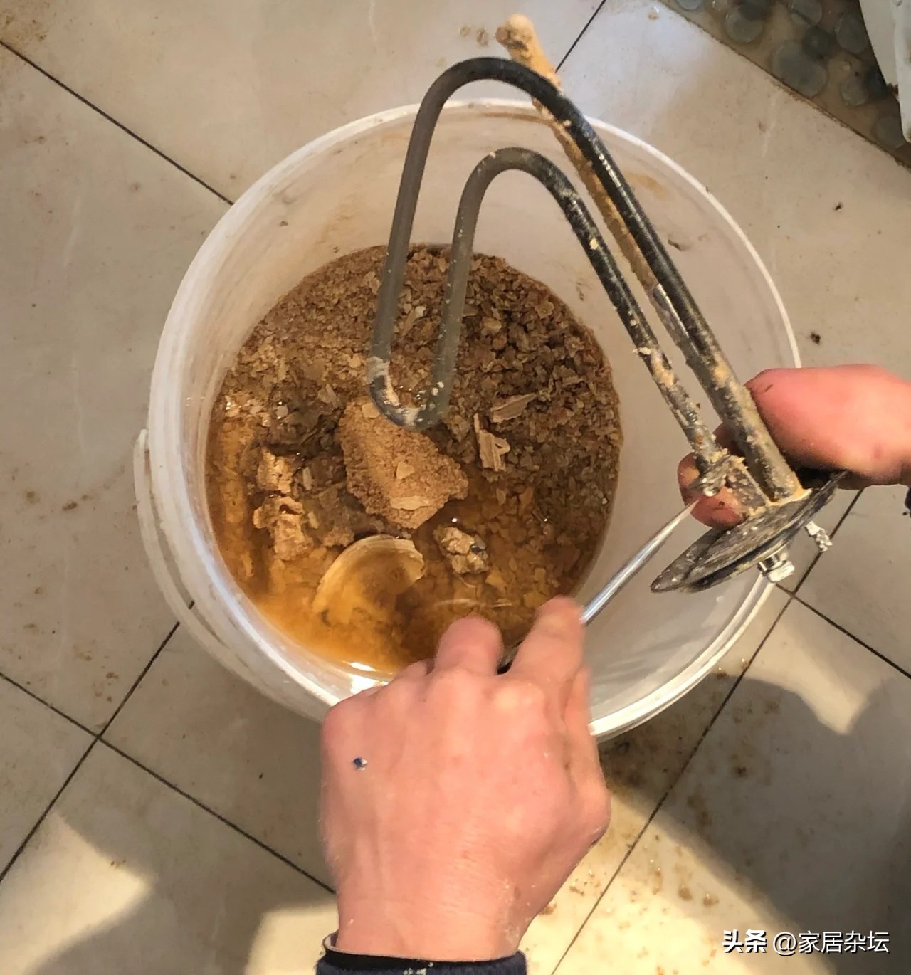 热水器爆炸的早期征兆有什么症状,热水器爆炸一般是电的还是燃气的