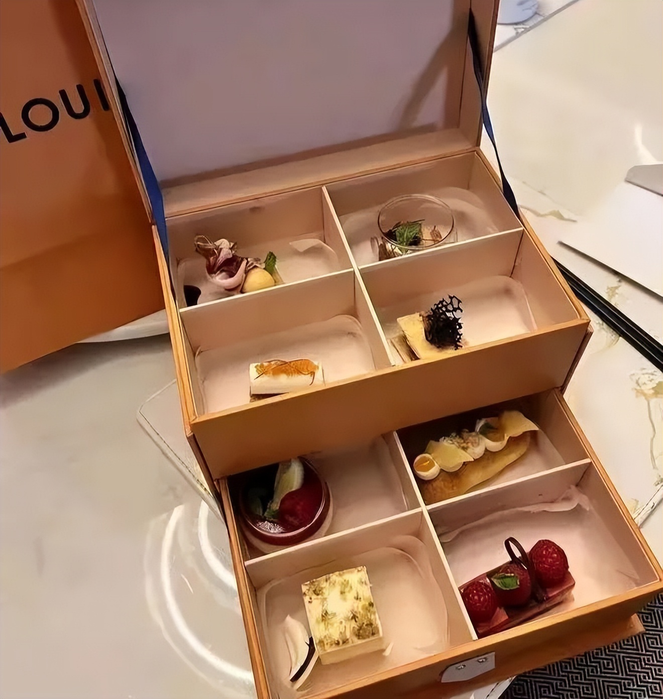 中国捐20亿抗击疫情,国内疫情上海捐了什么东西