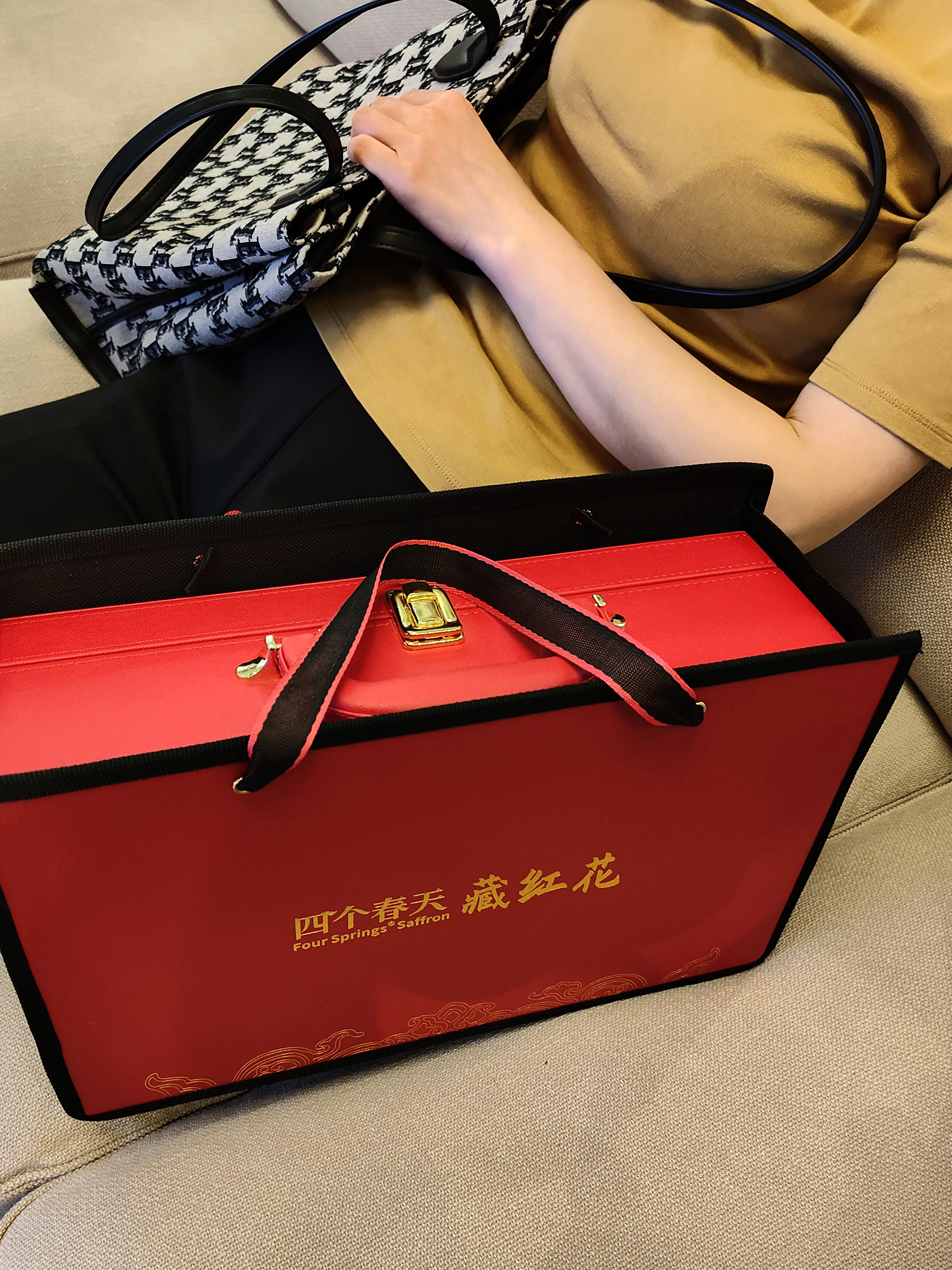 给嫂子送什么生日礼物好,给嫂子送生日礼物送什么好