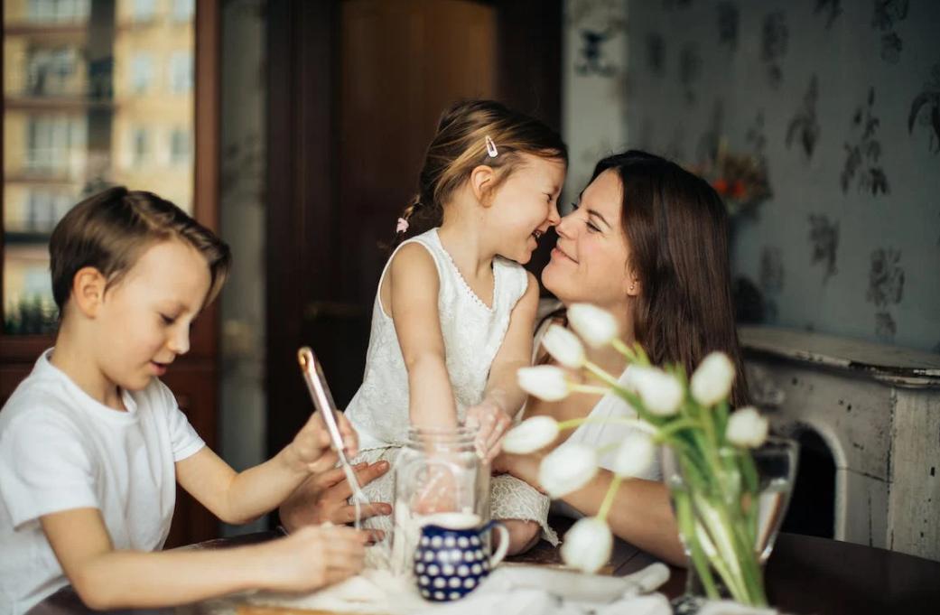 母亲节借势营销案例,母亲节创意礼品营销视频