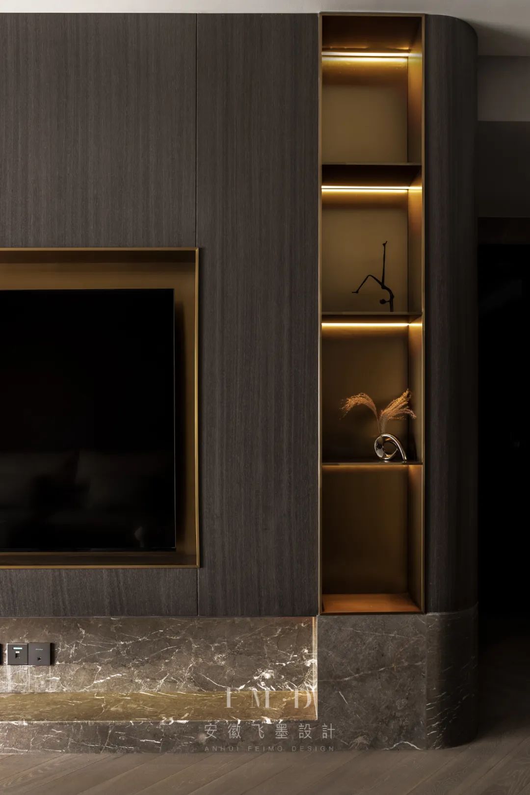 2020最火旋转楼梯装修大户型,跃层旋转楼梯装修效果图