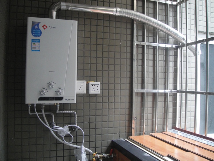 越来越多人家里不装电热水器了，现在大家都流行用它，节能无隐患