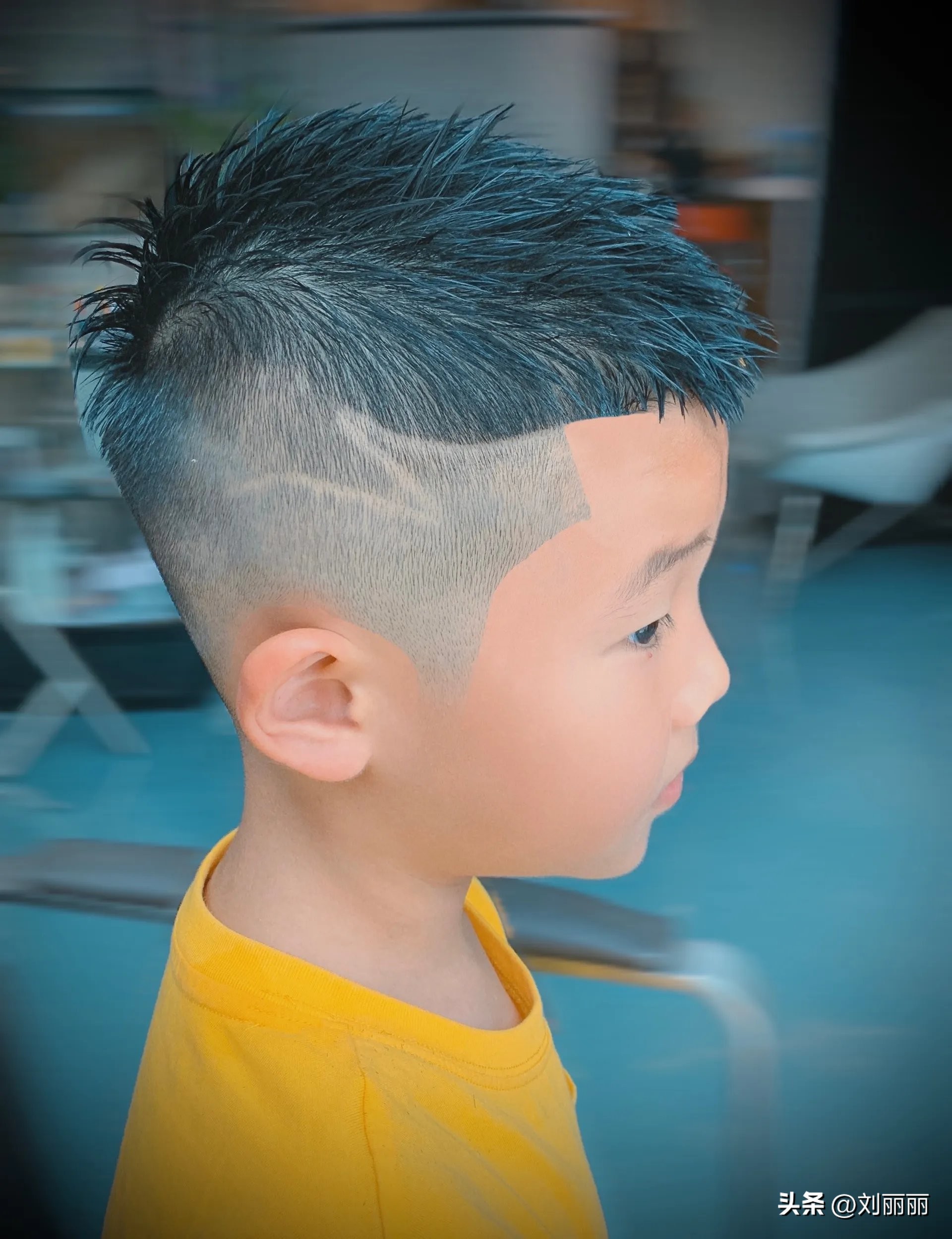 小男孩发型图片帅气寸头,小男孩发型图片帅气潮流休闲