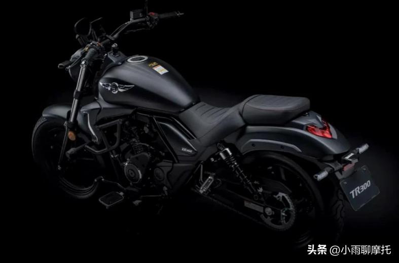 本田cm300和豪爵tr300哪个性能好,本田pcx160与豪爵tr300选哪个好