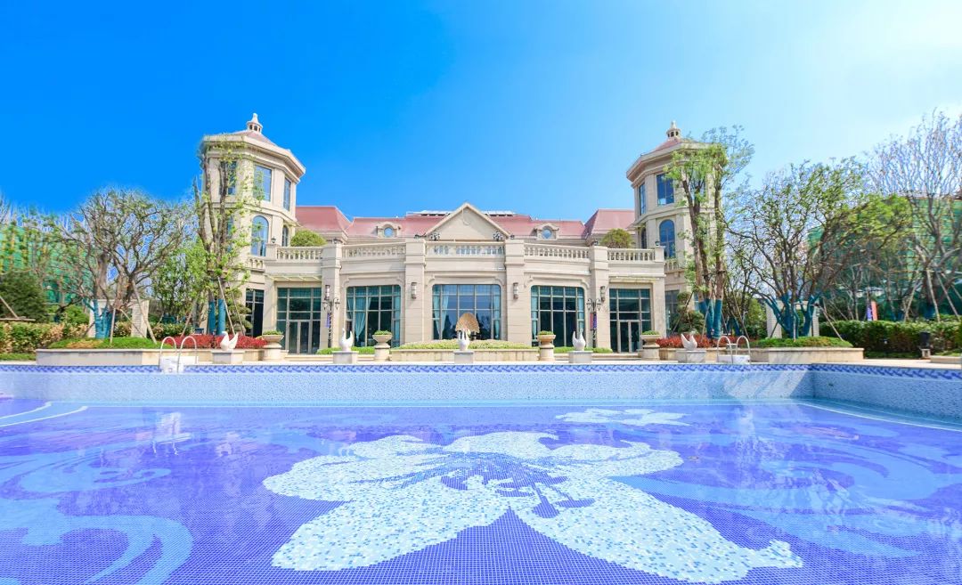 武汉恒大翡翠华庭铂金会所,恒大铂金会所是什么