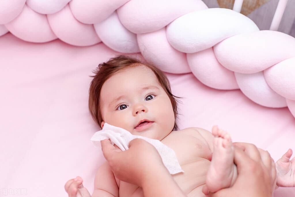 婴儿湿巾哪一款比较好用,给宝宝用安全呵护好的婴儿湿巾