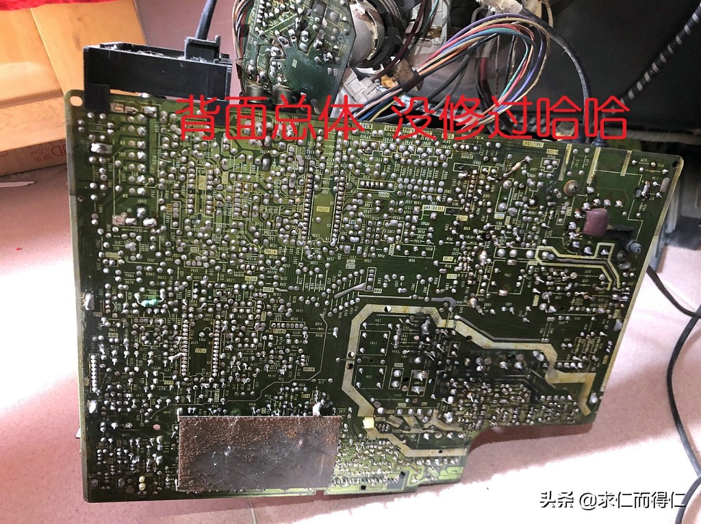 一台老古董电视机,20多年的古董电视换上新电视