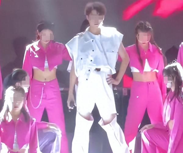 杩庢柊鏅氫細濂崇敓璺宠垶绫讳技浜嬩欢,杩庢柊鏅氫細璺宠垶濂崇敓浜嬩欢