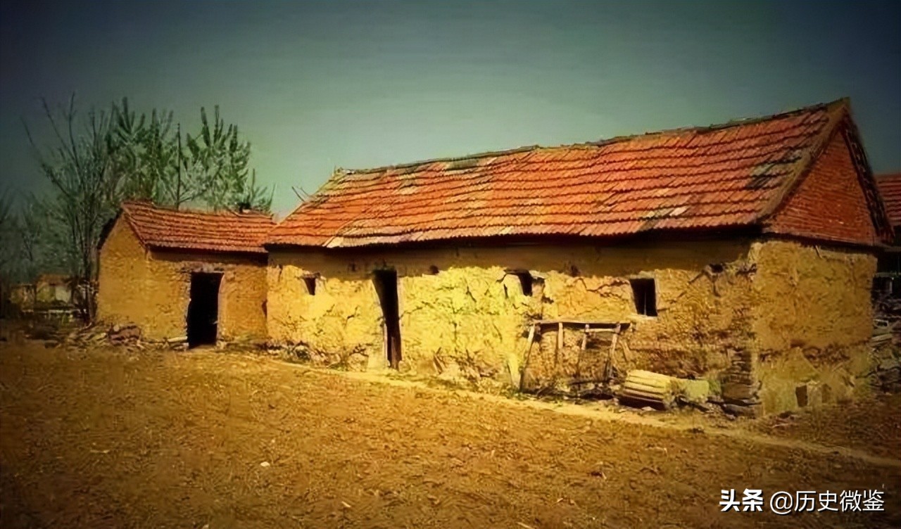 浙江女孩瞒着爸妈，寻找养父母12年，跪养母坟前嚎啕大哭：来晚了