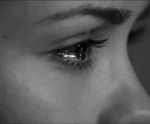 伤心咪咪综合征，男生被摸也会直通泪点