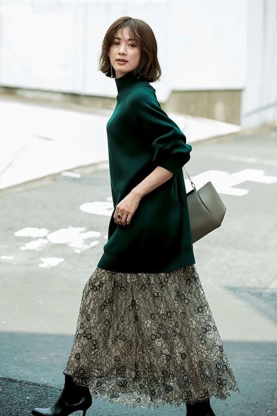 穿裙子靴子过年,过年穿了裙子显瘦