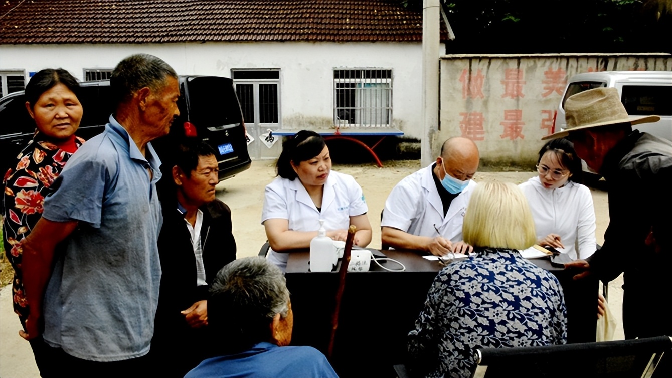 情暖父亲节：临沂卫康中医医院关爱乡村残疾群众