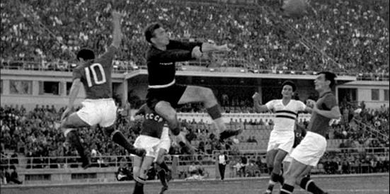 1964年毛主席命贺龙整治国足，贺龙只用一招，让国足踢到亚洲第一