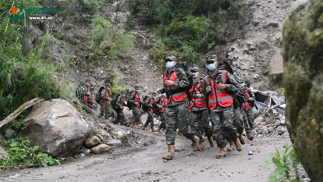家在雅安，心系泸定！*警武**雅安支队开展跨地域救援的暖心故事