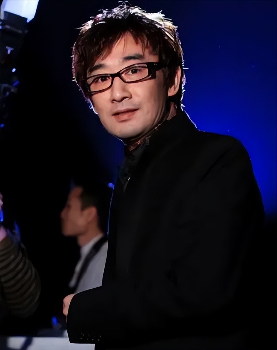 中国第一“裸模”汤加丽：走红后丈夫提出离婚，父亲骂她丢脸！