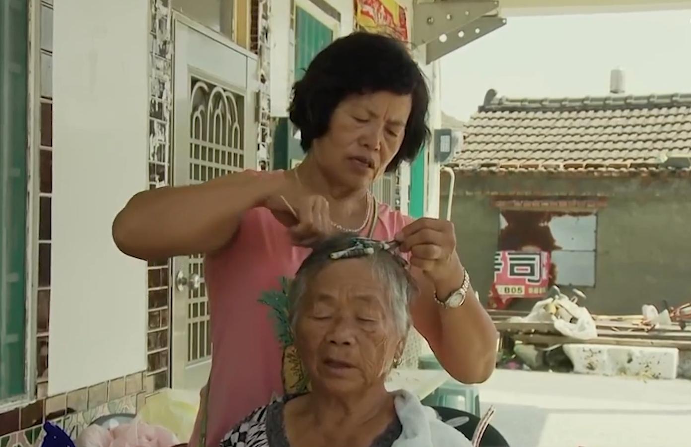 越南女孩被父母卖掉，嫁到中国后直言：再也不想回越南