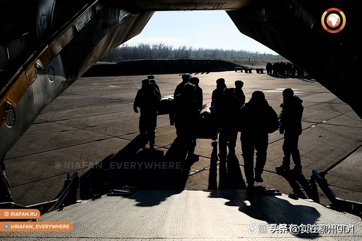 俄乌参战力量和装备数量比例,俄乌双方军队对比