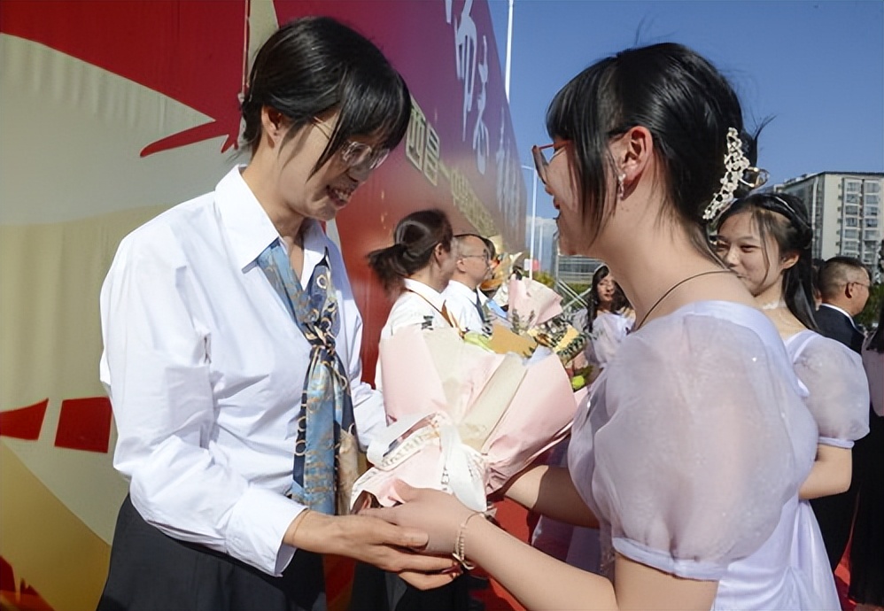 鐑崠灏胯￥,灏胯￥鐑崠