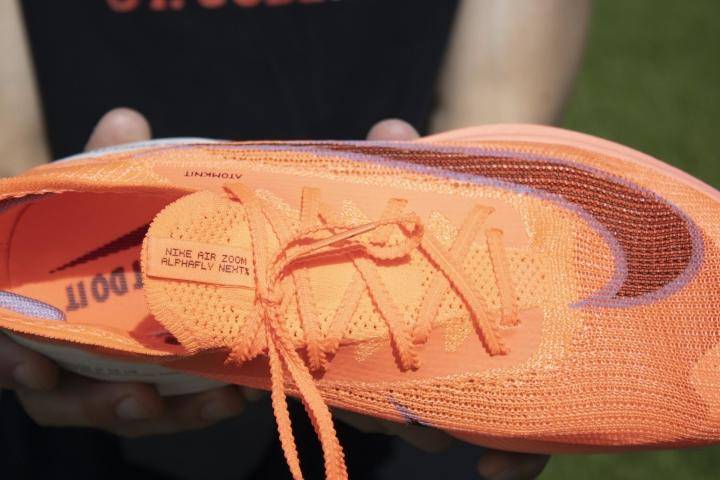 耐克airzoomvomero16怎么样,耐克airzoomalphaflynext%2