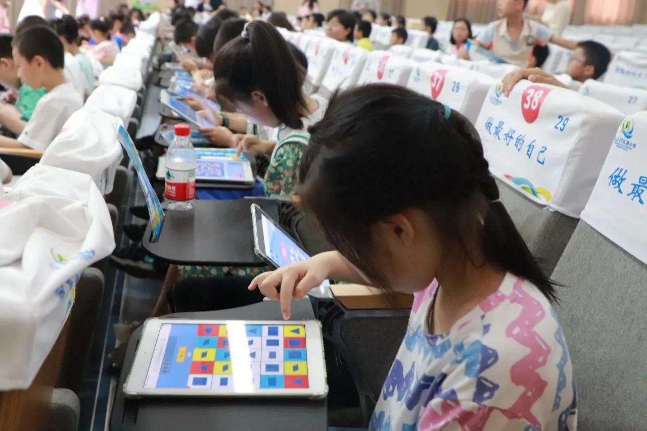 别具一格的期末考试，在“卷”的气息中，独树一帜。