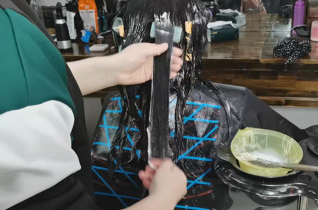 怎么样软化头发最有效,软化头发教程全过程