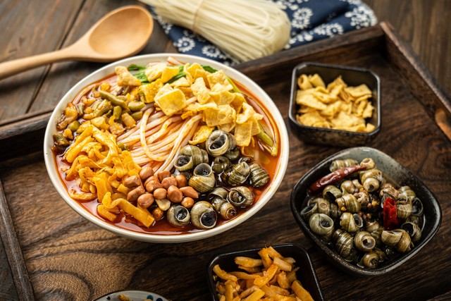 大学生卖猪肉一年赚100万,大学生卖猪肉一年赚200万