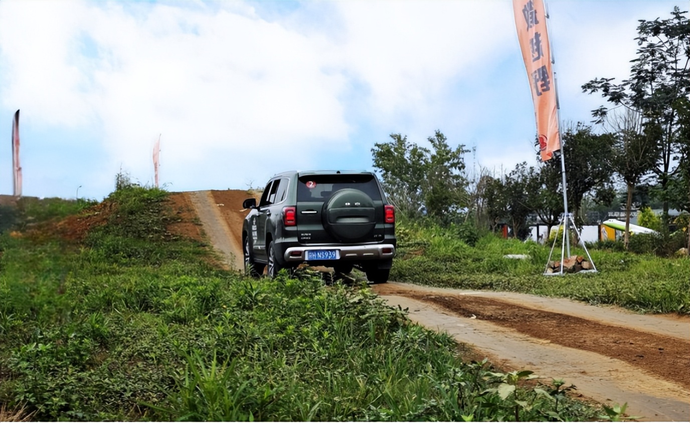 亚洲各国网友试驾北京bj60,全新北京bj60抢先试驾