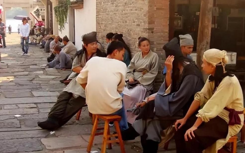 横店20万群演真实现状,横店20万群众演员现状