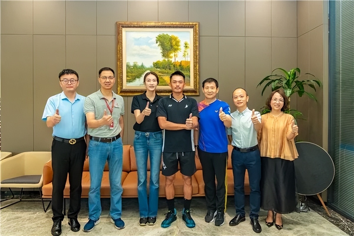 林丹生涯赚了多少钱,林丹当了多久的世界第一