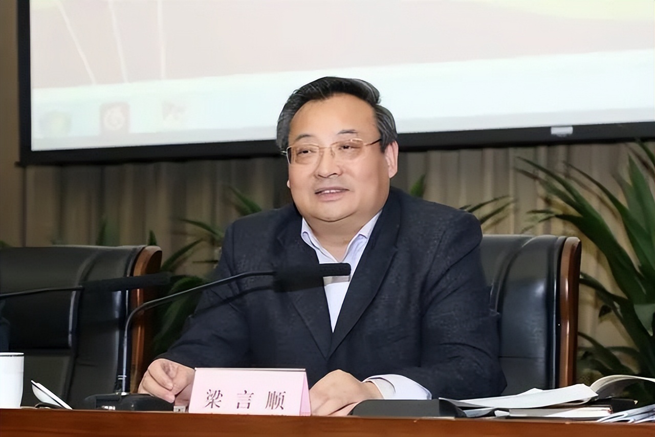 梁言顺任宁夏回族自治区*党**委书记，陈润儿不再担任