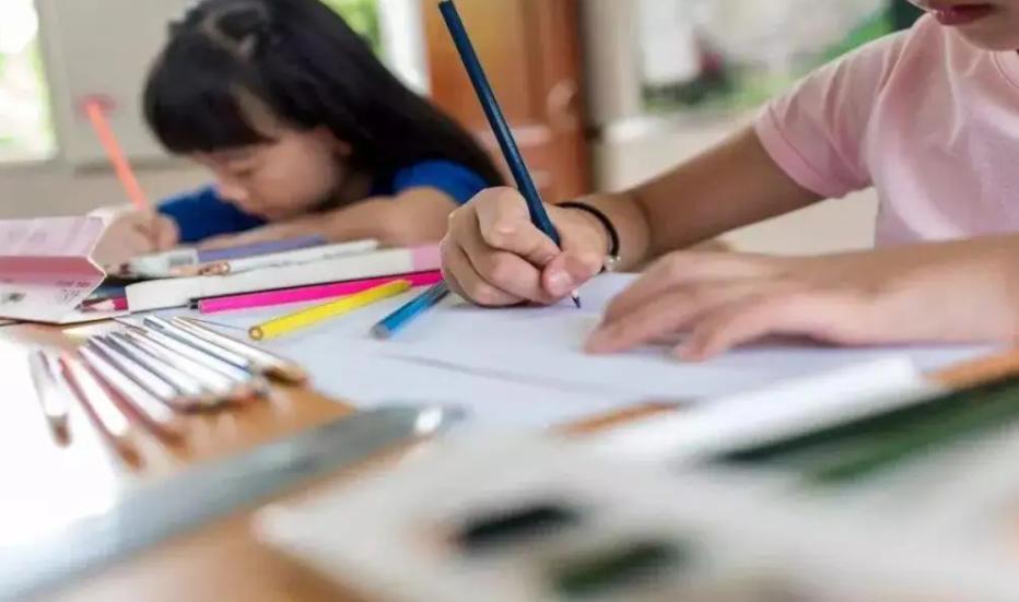 让孩子学习自律家长该怎样做,怎样把孩子培养成一个自律的人