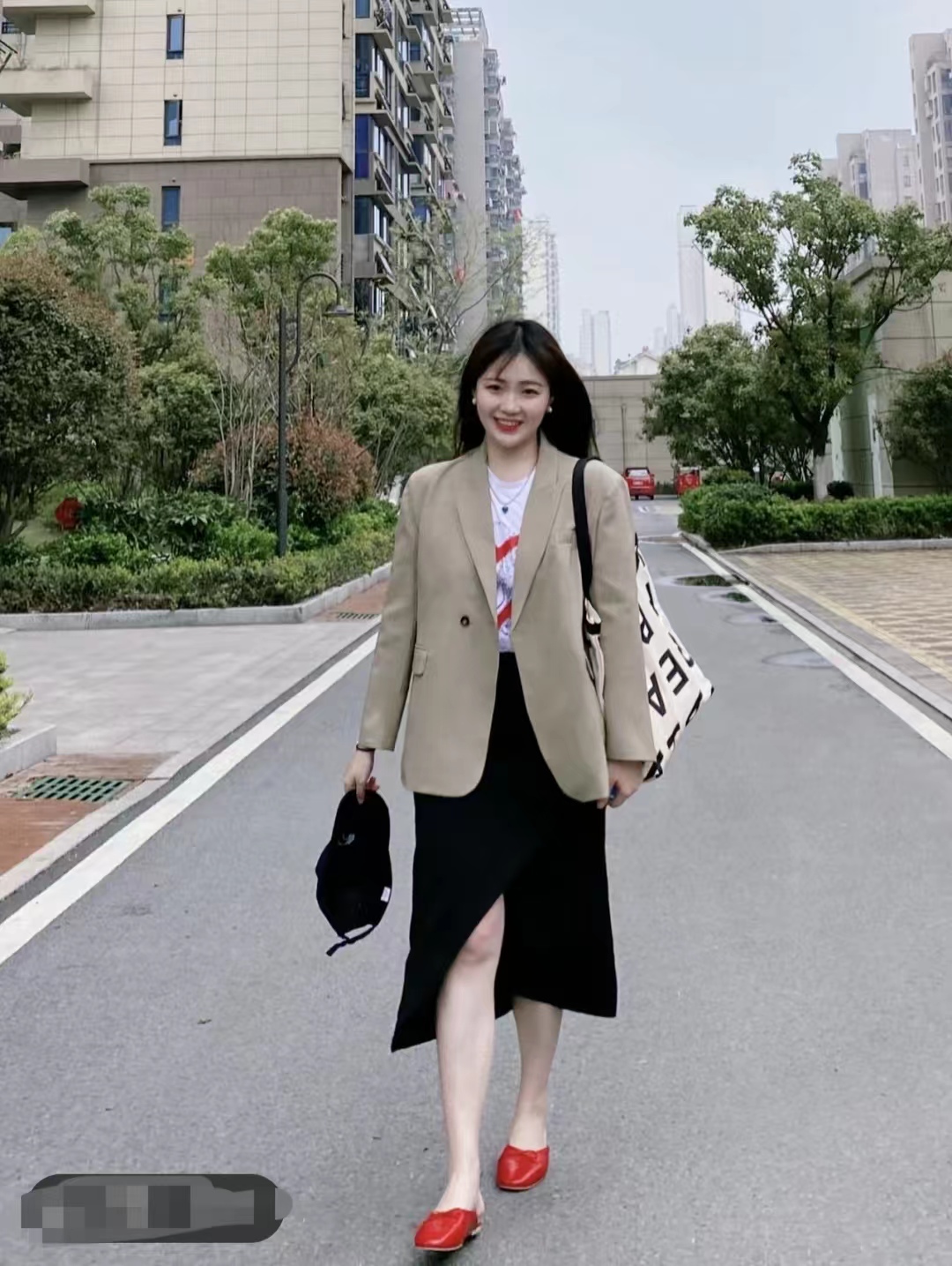 微胖的女生穿什么款式比较好看,微胖女生应该穿什么款式上衣