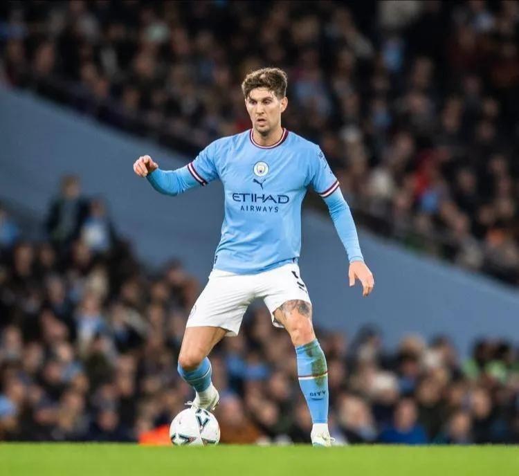 斯通斯谈球队目标,斯通斯职业生涯介绍