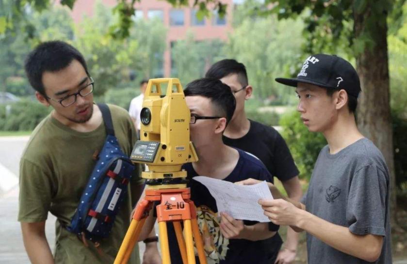 选什么专业比较有前途更赚钱,目前冷门专业十大最吃香专业