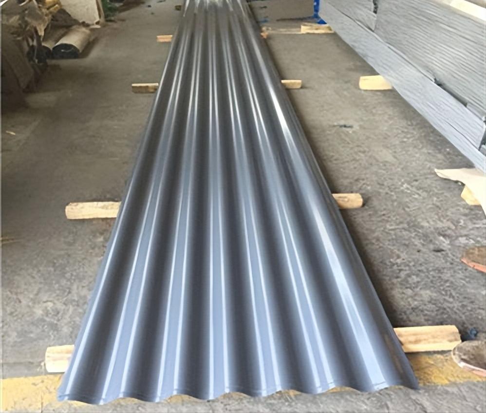 自建房房顶琉璃瓦利弊,树脂瓦红顶白底好用