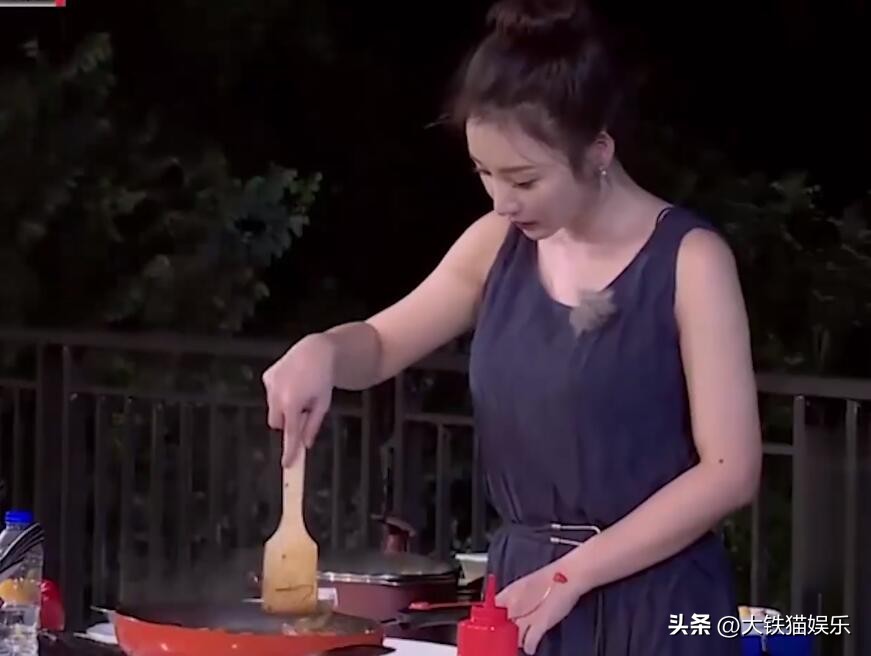 表面是女神,表面上是女神