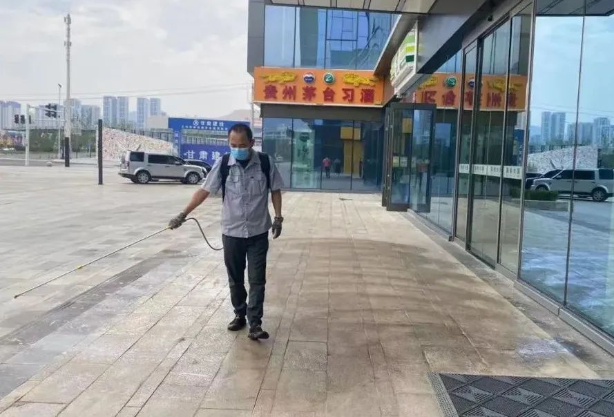 甘肃电气集团兰电物业公司*党**员干部下沉一线勇担当