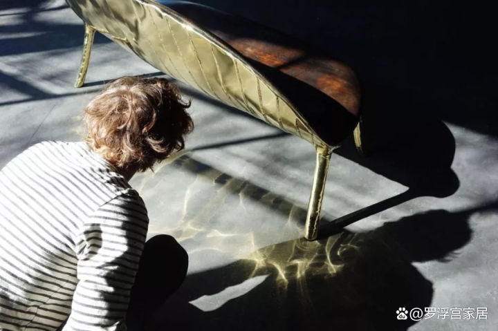 哇，设计师把家具做成了巧克力夹心饼干，看了想吃还想要